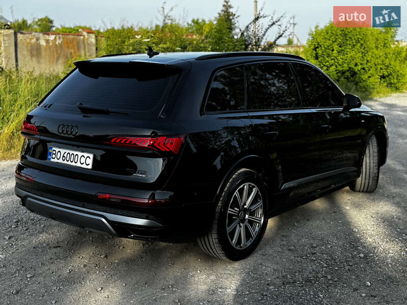Позашляховик / Кросовер Audi Q7 2021 в Тернополі