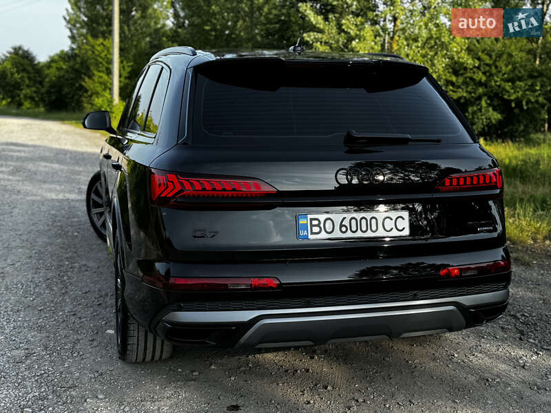 Позашляховик / Кросовер Audi Q7 2021 в Тернополі