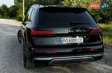 Внедорожник / Кроссовер Audi Q7 2021 в 