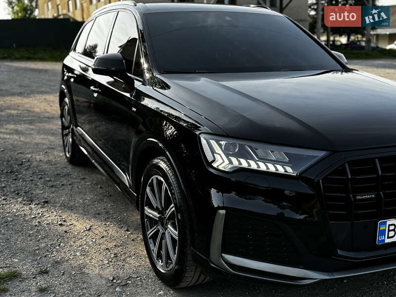 Позашляховик / Кросовер Audi Q7 2021 в Тернополі