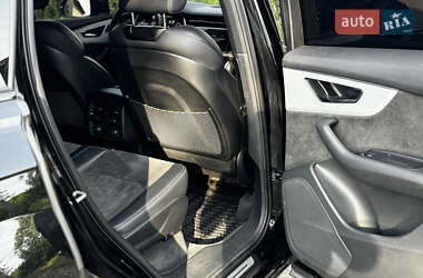 Внедорожник / Кроссовер Audi Q7 2021 в 