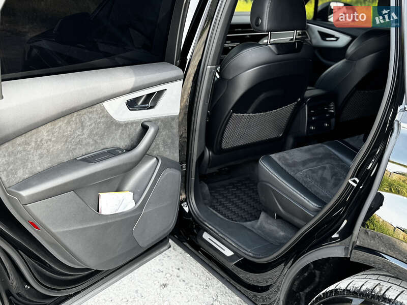 Позашляховик / Кросовер Audi Q7 2021 в Тернополі
