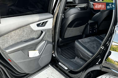 Внедорожник / Кроссовер Audi Q7 2021 в 