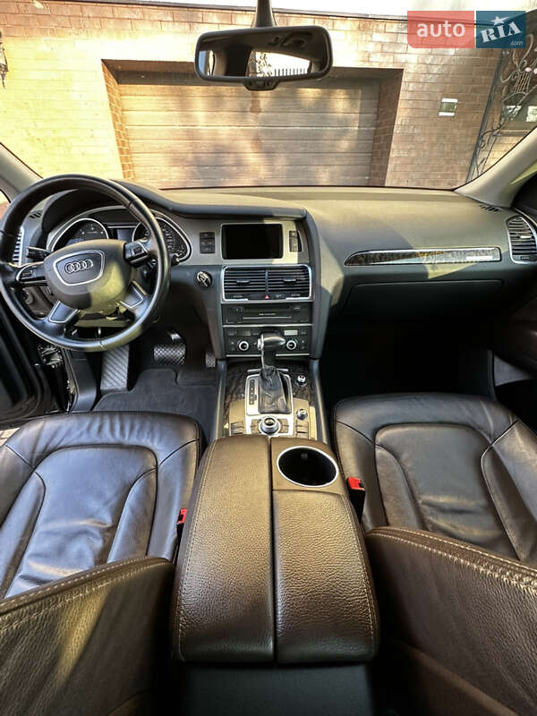 Позашляховик / Кросовер Audi Q7 2015 в Умані