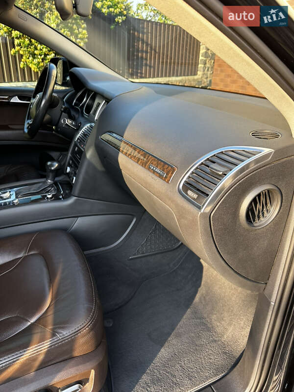 Позашляховик / Кросовер Audi Q7 2015 в Умані
