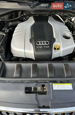 Внедорожник / Кроссовер Audi Q7 2015 в 