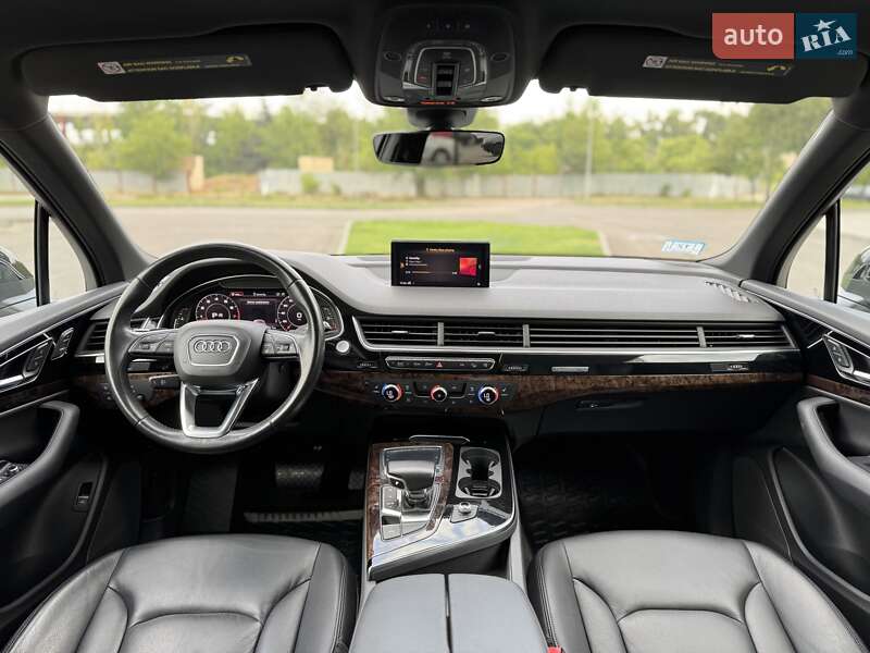 Позашляховик / Кросовер Audi Q7 2016 в Дніпрі