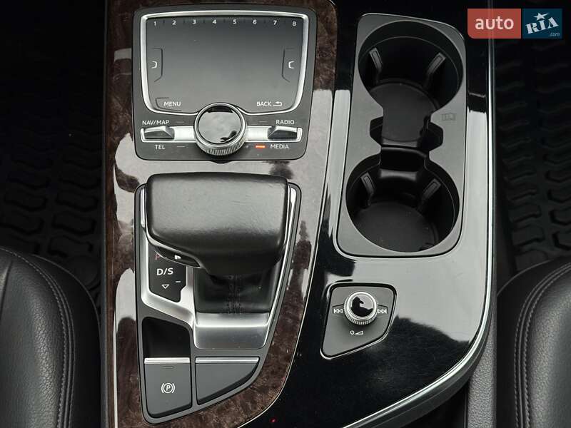 Позашляховик / Кросовер Audi Q7 2016 в Дніпрі