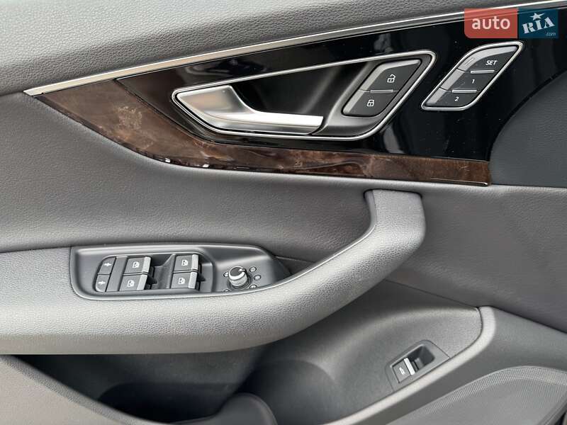Позашляховик / Кросовер Audi Q7 2016 в Дніпрі