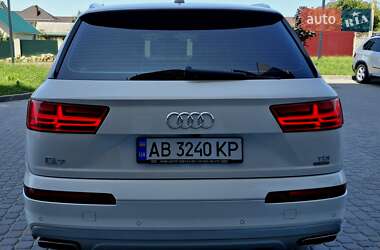 Внедорожник / Кроссовер Audi Q7 2016 в 
