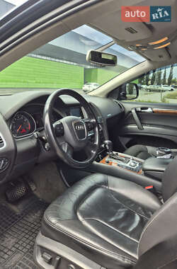 Позашляховик / Кросовер Audi Q7 2007 в 