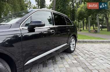 Позашляховик / Кросовер Audi Q7 2016 в 