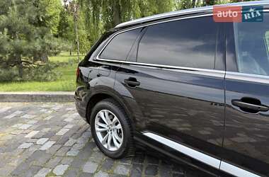Позашляховик / Кросовер Audi Q7 2016 в 