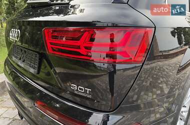 Позашляховик / Кросовер Audi Q7 2016 в 
