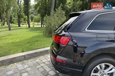 Позашляховик / Кросовер Audi Q7 2016 в 