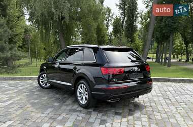 Позашляховик / Кросовер Audi Q7 2016 в 