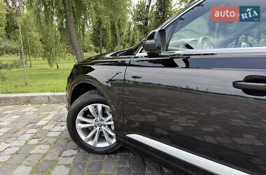 Позашляховик / Кросовер Audi Q7 2016 в 