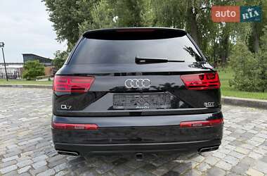 Позашляховик / Кросовер Audi Q7 2016 в 