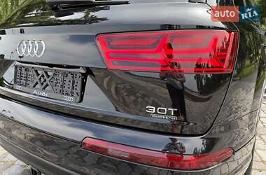 Позашляховик / Кросовер Audi Q7 2016 в 