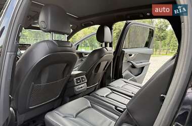 Позашляховик / Кросовер Audi Q7 2016 в 