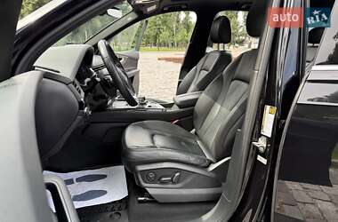 Позашляховик / Кросовер Audi Q7 2016 в 