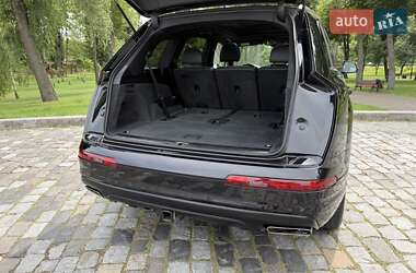 Позашляховик / Кросовер Audi Q7 2016 в 