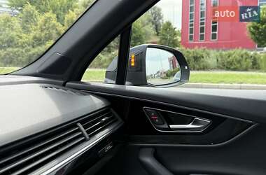 Позашляховик / Кросовер Audi Q7 2016 в 