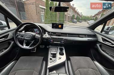 Внедорожник / Кроссовер Audi Q7 2016 в 