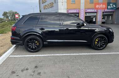 Внедорожник / Кроссовер Audi Q7 2019 в 