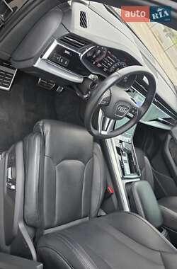 Позашляховик / Кросовер Audi Q7 2020 в 