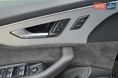 Позашляховик / Кросовер Audi Q7 2020 в 