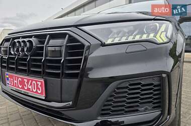 Позашляховик / Кросовер Audi Q7 2020 в 