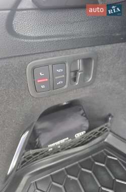 Позашляховик / Кросовер Audi Q7 2020 в 