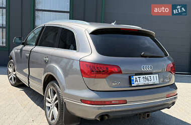 Внедорожник / Кроссовер Audi Q7 2012 в 