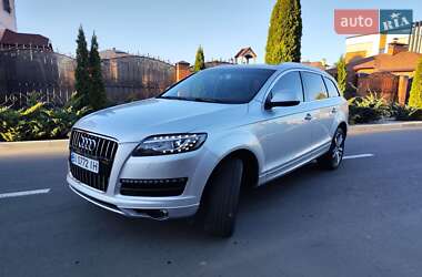 Позашляховик / Кросовер Audi Q7 2015 в 
