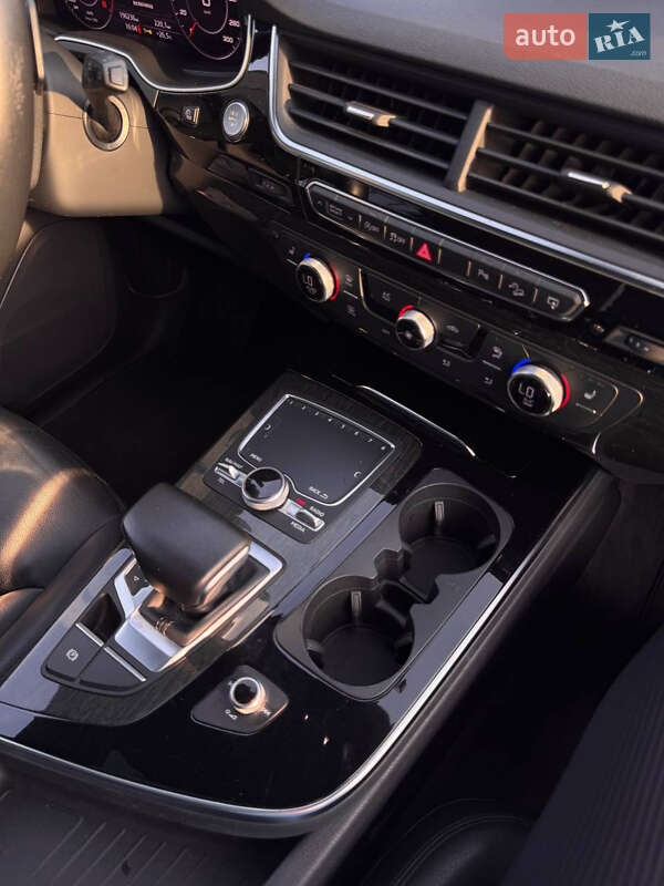 Позашляховик / Кросовер Audi Q7 2017 в Тернополі
