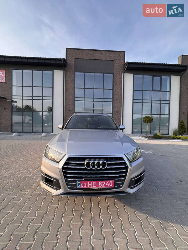 Позашляховик / Кросовер Audi Q7 2017 в Тернополі
