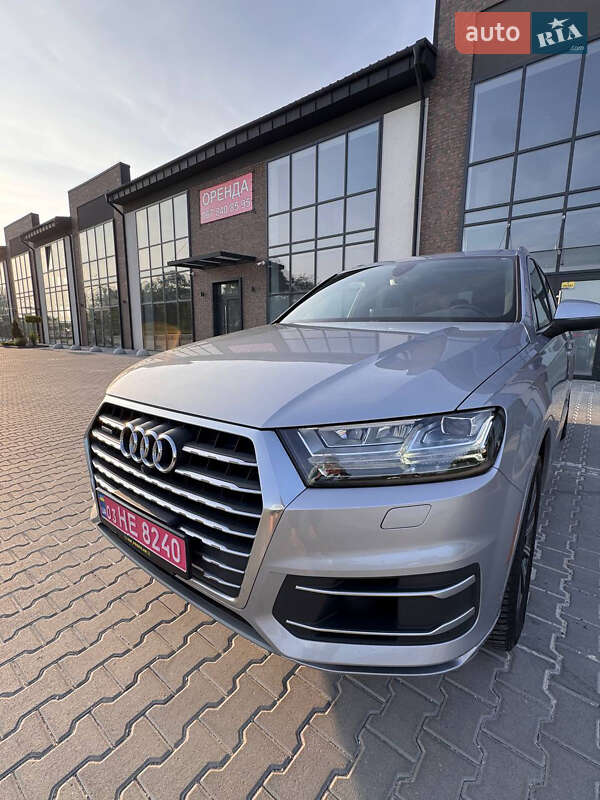 Позашляховик / Кросовер Audi Q7 2017 в Тернополі