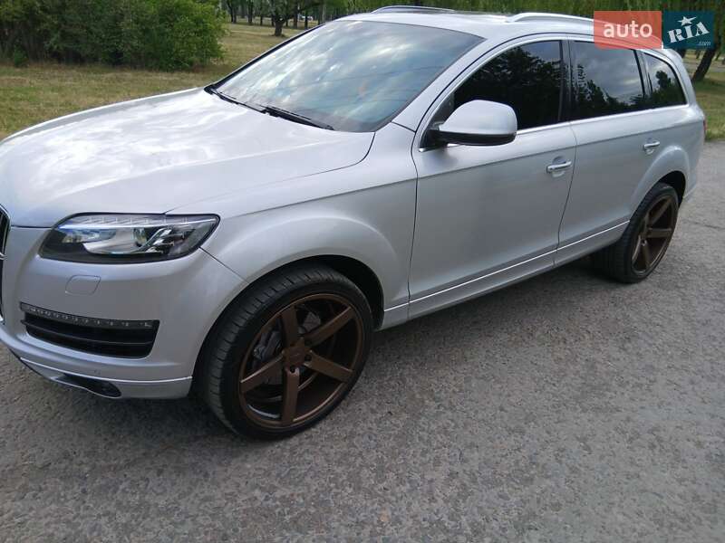 Позашляховик / Кросовер Audi Q7 2010 в Кривому Розі