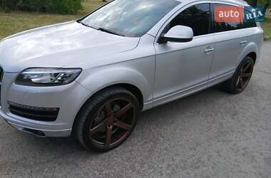Позашляховик / Кросовер Audi Q7 2010 в 
