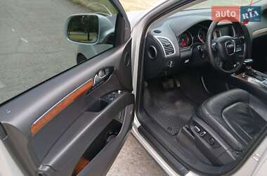 Позашляховик / Кросовер Audi Q7 2010 в 