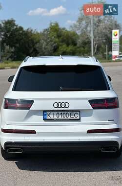 Позашляховик / Кросовер Audi Q7 2016 в 