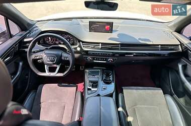 Позашляховик / Кросовер Audi Q7 2016 в 