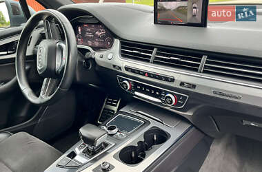Позашляховик / Кросовер Audi Q7 2017 в 
