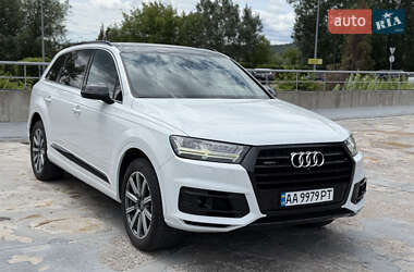 Внедорожник / Кроссовер Audi Q7 2016 в 