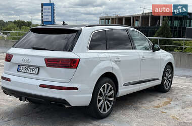 Внедорожник / Кроссовер Audi Q7 2016 в 