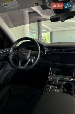 Внедорожник / Кроссовер Audi Q7 2022 в 