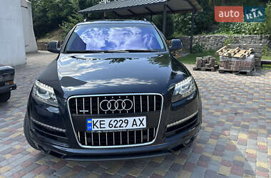 Позашляховик / Кросовер Audi Q7 2010 в 