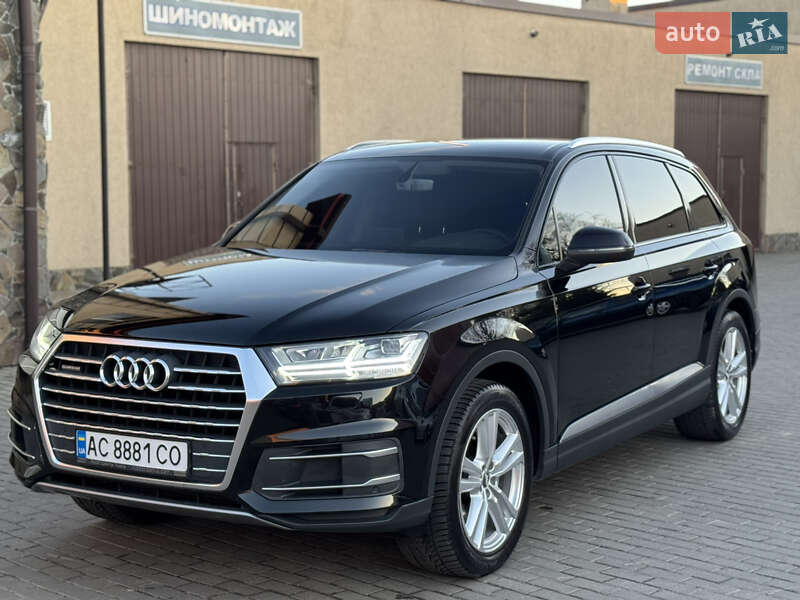 Позашляховик / Кросовер Audi Q7 2015 в Володимирі