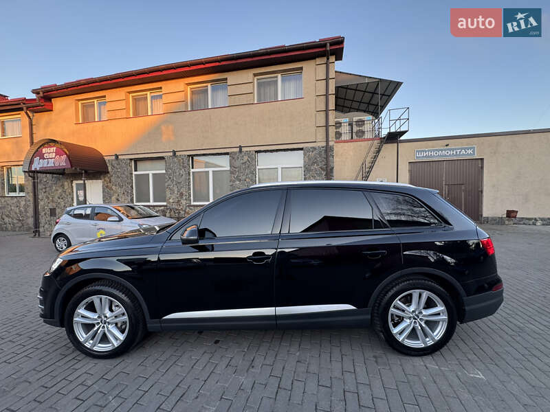 Позашляховик / Кросовер Audi Q7 2015 в Володимирі